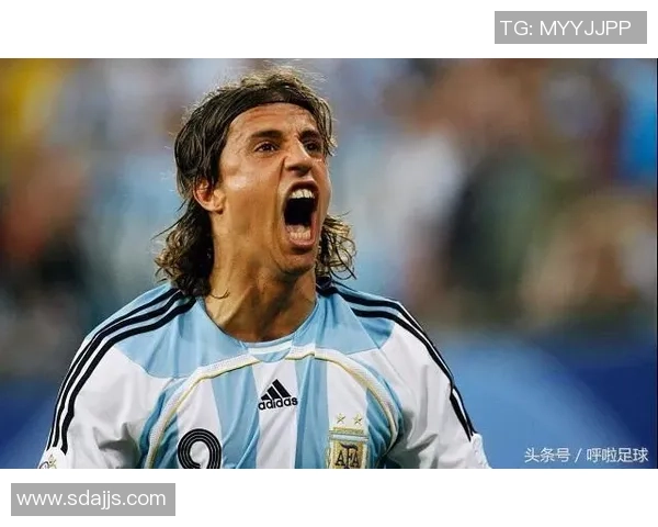 长发卷发的足球明星们展现独特魅力与风格的完美结合